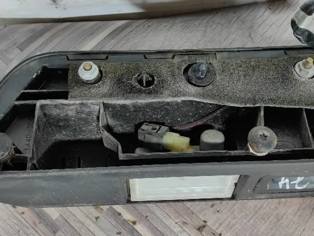 Ручка багажника Land Rover DISCOVERY 3 L319