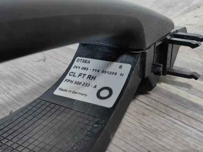 Ручка двери передней правой DISCOVERY 3 L319 05-09