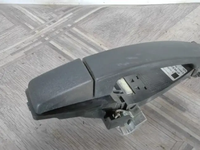 Ручка двери задняя левая DISCOVERY 3 L319 04-09