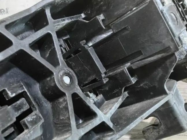 Ручка двери задняя левая DISCOVERY 3 L319 04-09