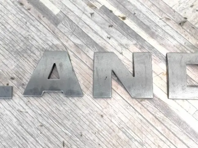 Буквы на капот Land Rover Discovery 3