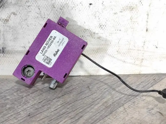 Антенна усилитель DISCOVERY 3 L319  2005 - 2009