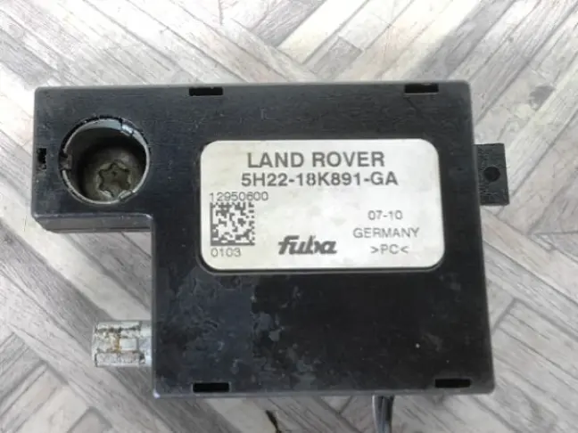 Антенна усилитель DISCOVERY 3 L319  2005 - 2009