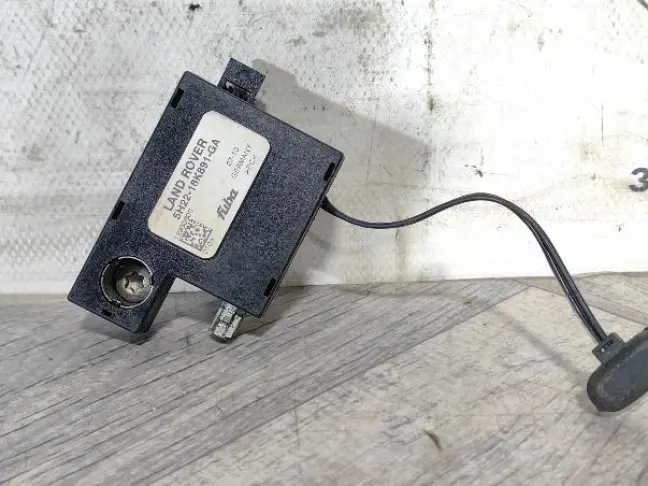 Антенна усилитель DISCOVERY 3 L319  2005 - 2009