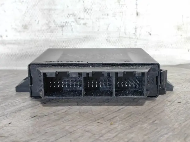 Блок управления парктроником  DISCOVERY 3 L319