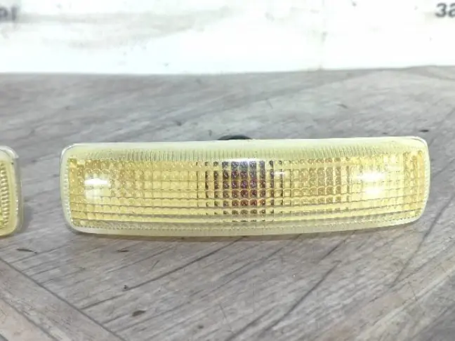 Поворотник белый Land Rover Freelander 2 2.2