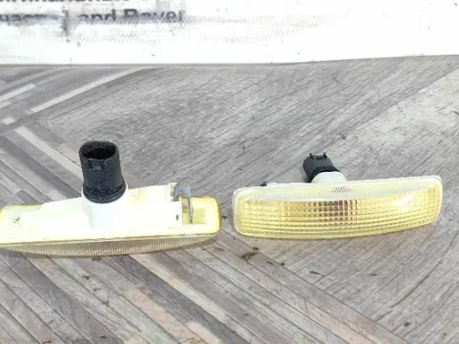 Поворотник белый Land Rover Freelander 2 2.2