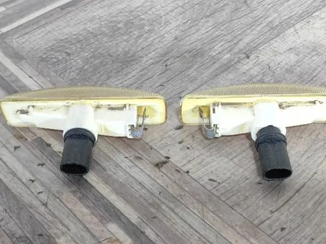 Поворотник белый Land Rover Freelander 2 2.2