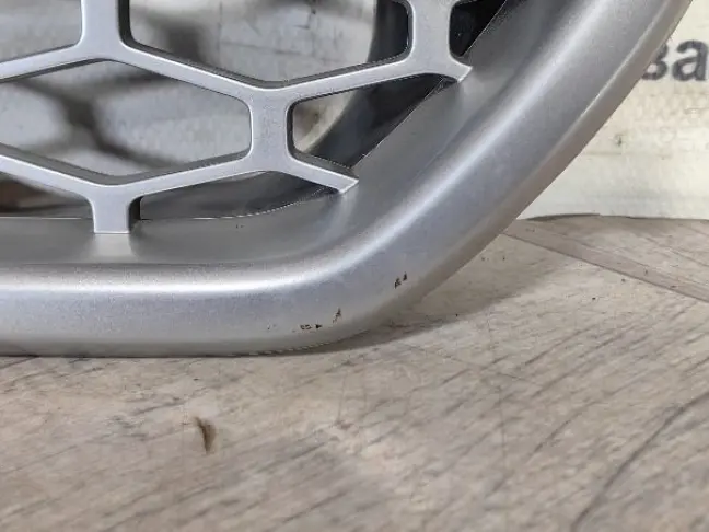 Решетка жабра правая Land Rover Discovery 4