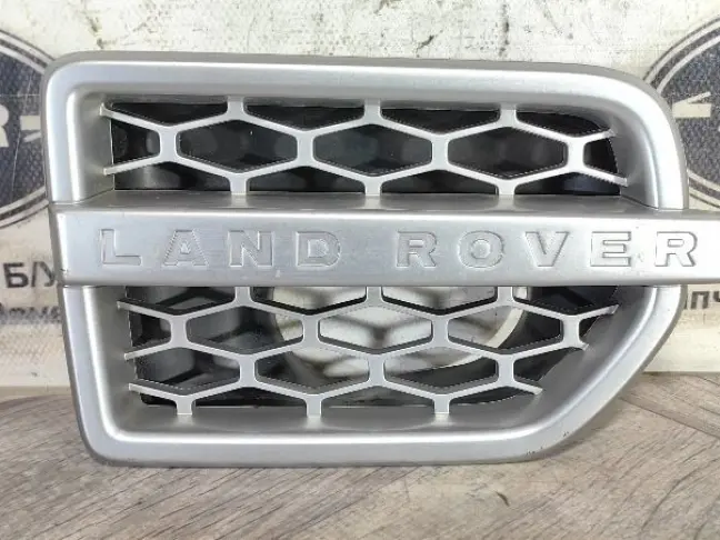 Решетка жабра правая Land Rover Discovery 4