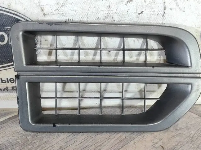 Решетка в крыло правая DISCOVERY 3 L319 05-09