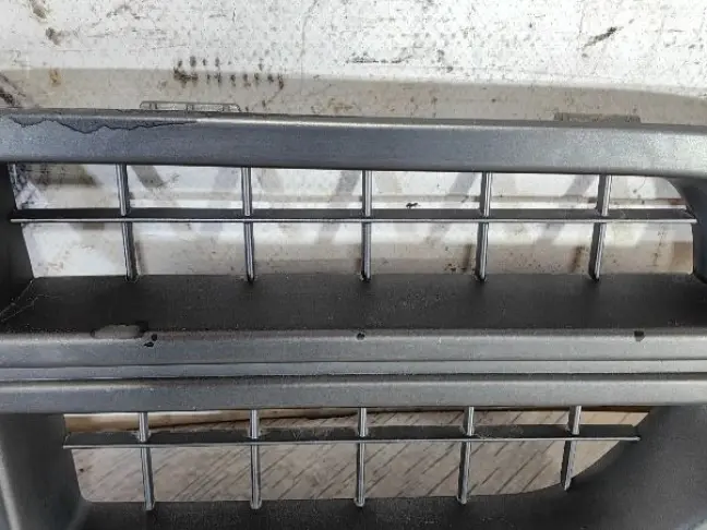 Решетка в крыло правая DISCOVERY 3 L319 05-09