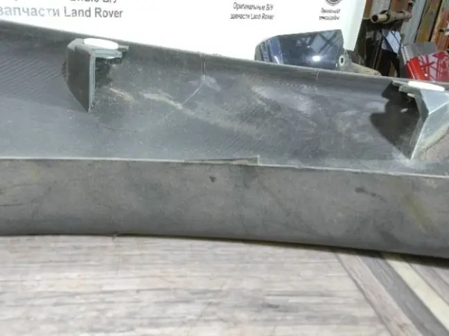 Молдинг переднего правого крыла DISCOVERY 3 L319