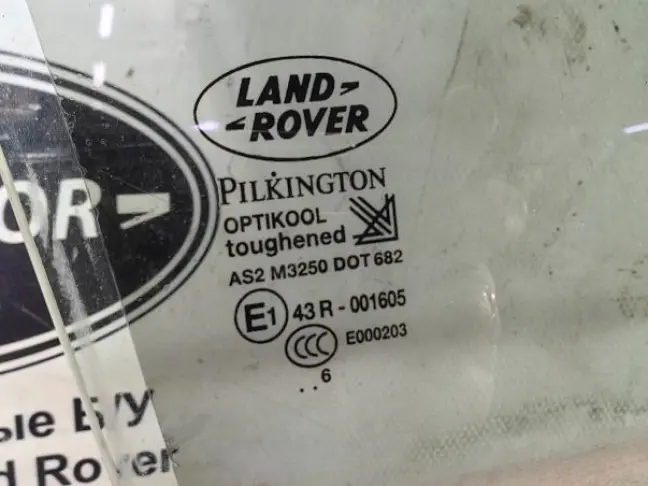 Стекло двери передней правой DISCOVERY 3/4 L319
