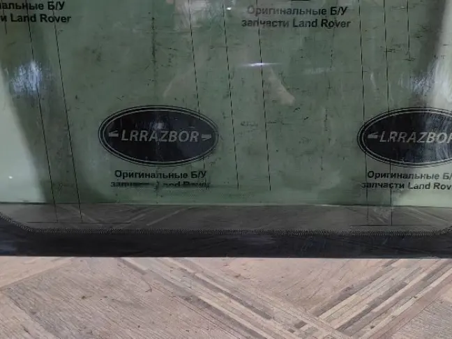 Стекло кузовное глухое левое DISCOVERY 3/4 L319