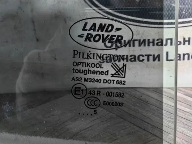 Стекло двери задней правой DISCOVERY 3/4 L319