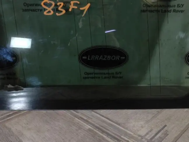 Стекло кузовное глухое левое DISCOVERY 3/4 L319