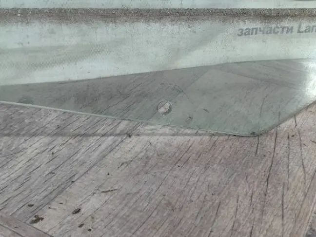 Стекло двери передней левой DISCOVERY 3/4 L319
