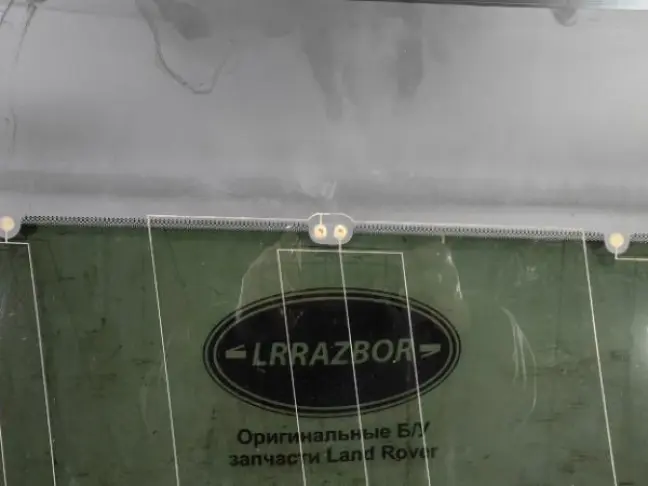 Стекло кузовное (глухое) правое DISCOVERY 3 L319
