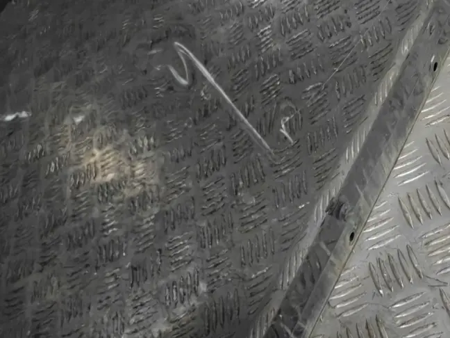 Дверь передняя левая DISCOVERY 3/4 L319 05-14