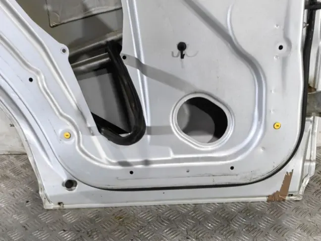 Дверь задняя левая DISCOVERY 3/4 L319  2005 - 2014