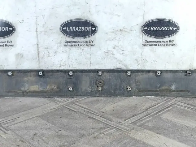 Накладка откидного борта DISCOVERY 3 L319 05-09