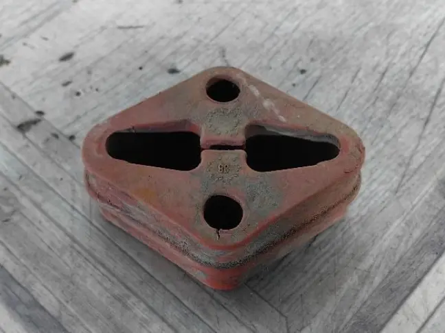 Подвес кронштейн глушителя Discovery 3 L319