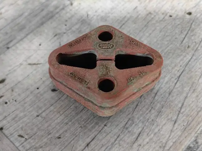 Подвес кронштейн глушителя Discovery 3 L319