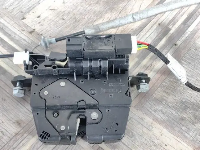 Замок багажника Range Rover 4 L405