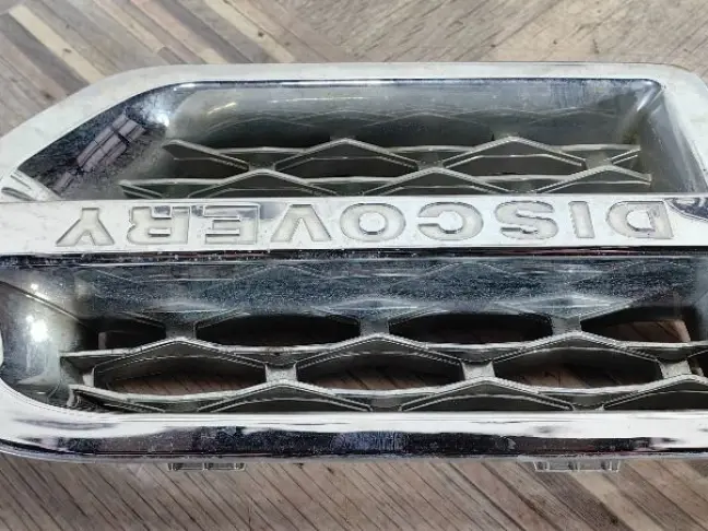 Решетка в крыло правая DISCOVERY 3 L319 05-09