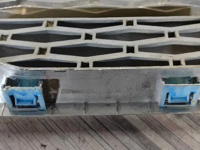 Решетка в крыло правая DISCOVERY 3 L319 05-09