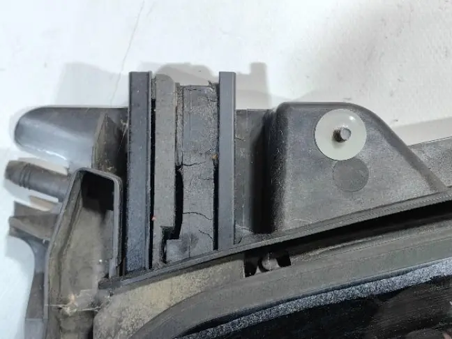 Люк в сборе электрический DISCOVERY 3/4 L319