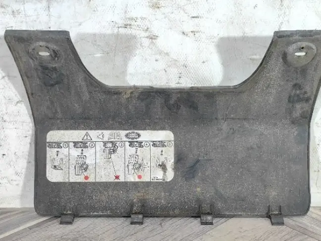 Заглушка бампера заднего DISCOVERY 3/4 L319