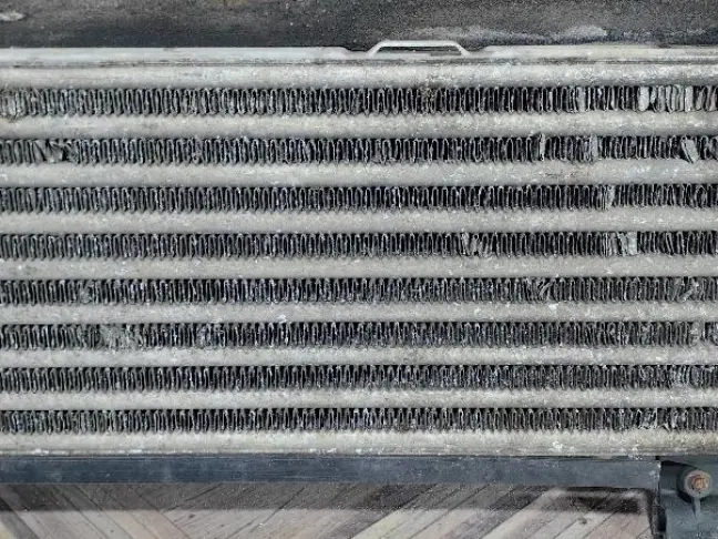 Радиатор интеркуллера DISCOVERY 3 L319 05-09 2.7