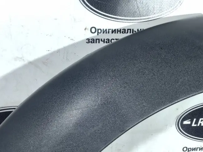 Молдинг двери задней левой DISCOVERY 3 L319 05-09