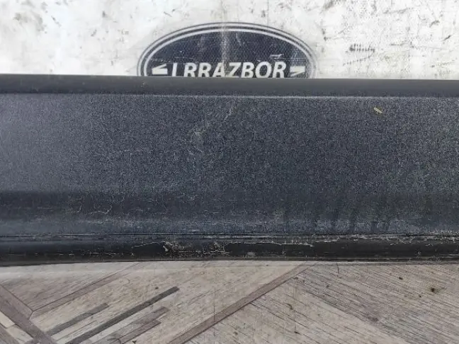 Молдинг двери задней левой DISCOVERY 3 L319 05-09