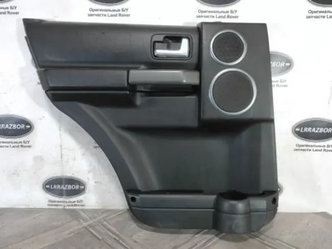 Обшивка двери левая задняя DISCOVERY 3 L319 05-09