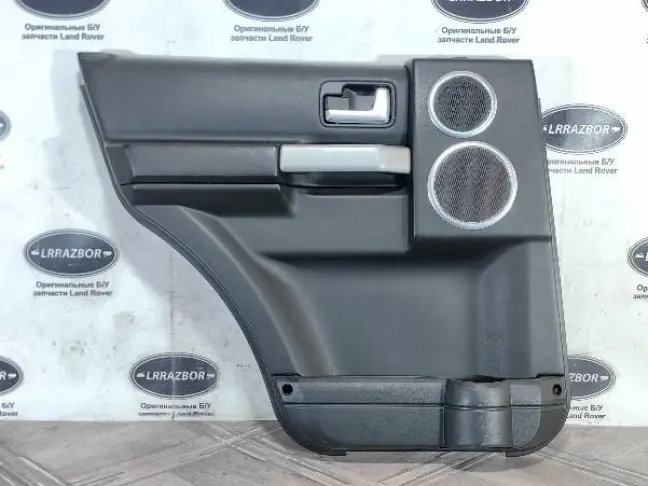 Обшивка двери левая задняя DISCOVERY 3 L319 05-09