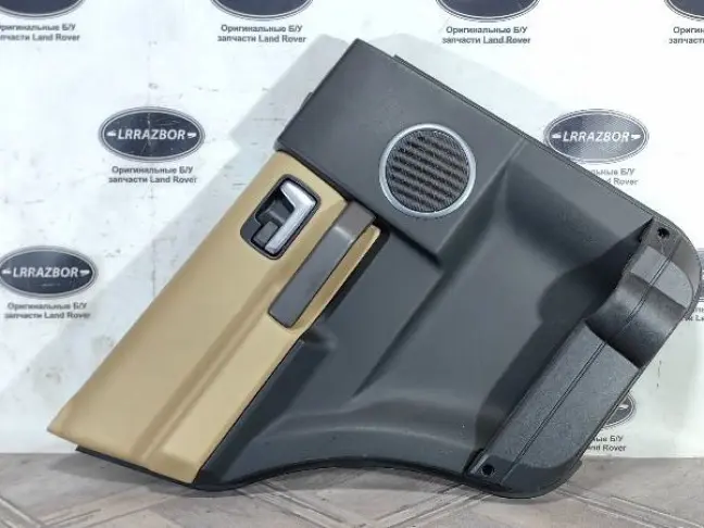 Обшивка двери левая задняя DISCOVERY 3 L319 05-09