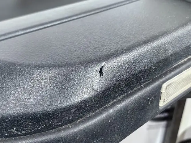 Обшивка двери левая задняя DISCOVERY 3 L319 05-09