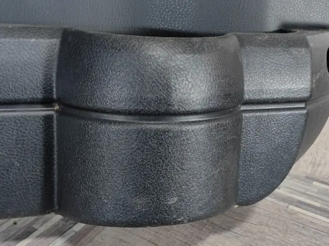 Обшивка двери левая задняя DISCOVERY 3 L319 05-09