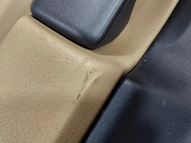 Обшивка двери левая задняя DISCOVERY 3 L319 05-09