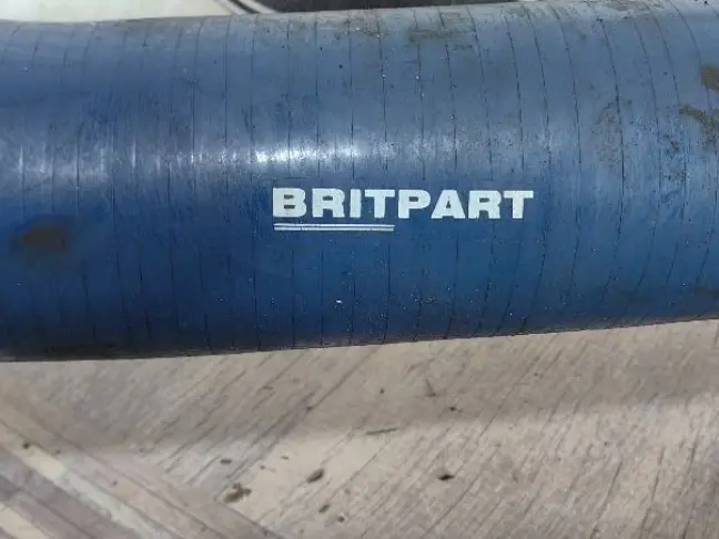 Патрубок интеркулера правый DISCOVERY 3 L319 2.7