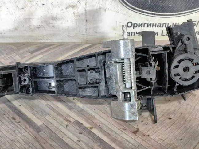 Ручка двери передней левой DISCOVERY 4 L319 09-12