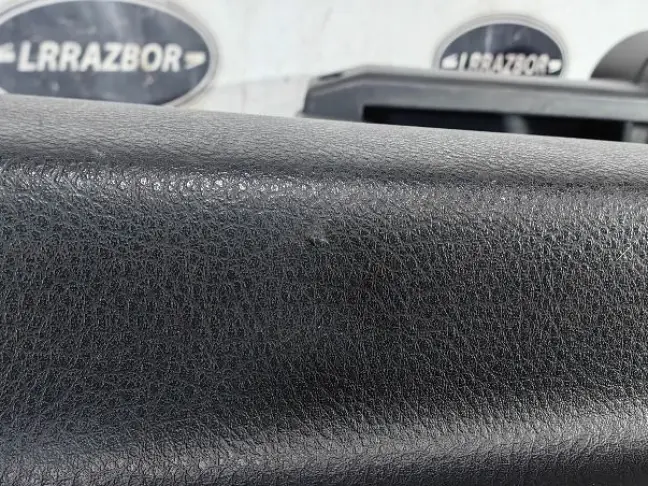 Обшивка двери правая задняя DISCOVERY 3 L319 05-09