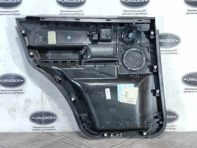 Обшивка двери правая задняя DISCOVERY 3 L319 05-09