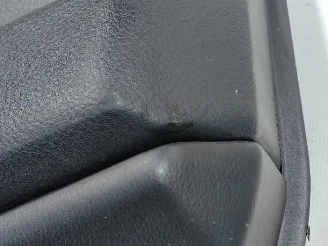 Обшивка двери правая задняя DISCOVERY 3 L319 05-09