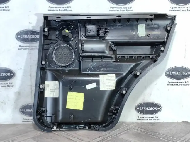 Обшивка двери левая задняя DISCOVERY 3 L319 05-09