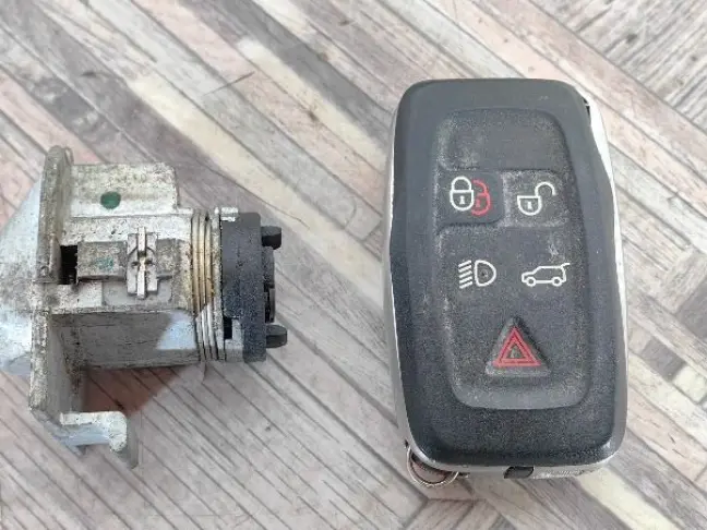 Ключ с личинкой в дверь Discovery 4 L319 09-12