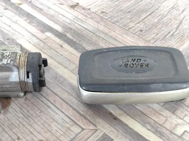 Ключ с личинкой в дверь Discovery 4 L319 09-12